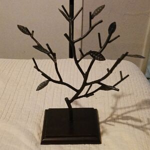 Elegant Black Metal Tree Sculpture